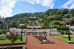 Os escalonados Jardins Baha’í no Monte Carmelo em Haifa, Israel.